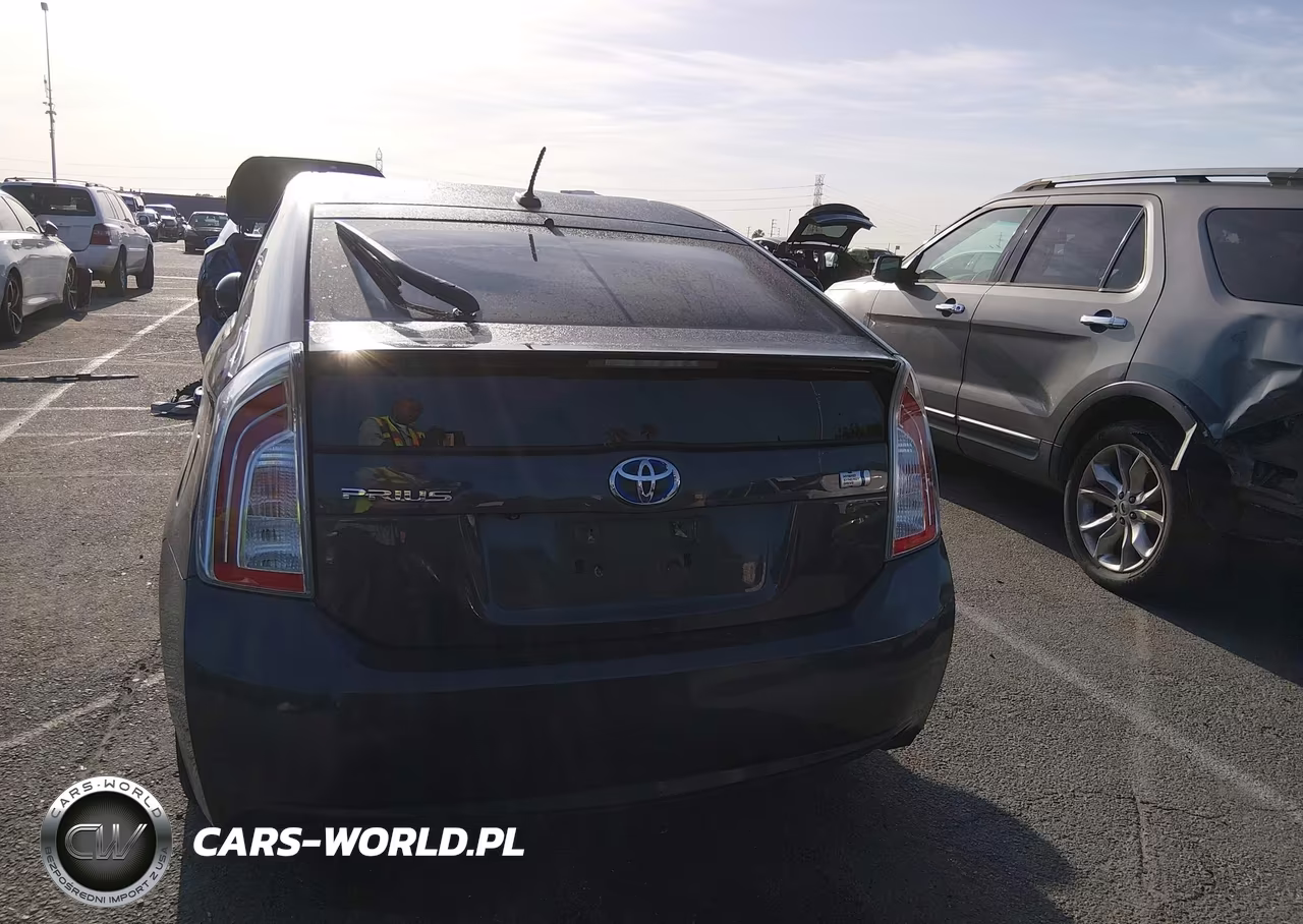 2013 Toyota Prius Three VIN:JTDKN3DU8D5550290 - 16