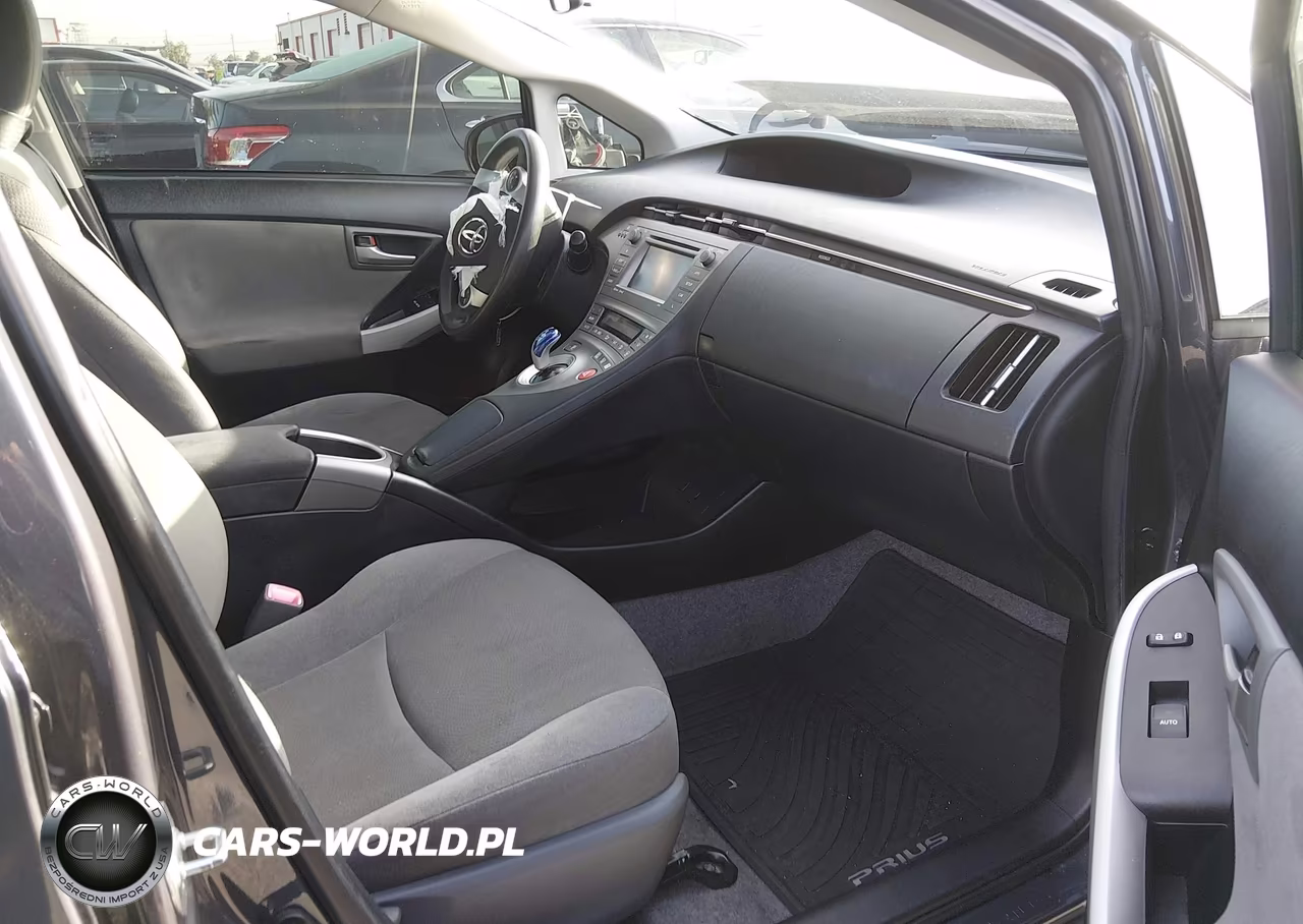 2013 Toyota Prius Three VIN:JTDKN3DU8D5550290 - 5