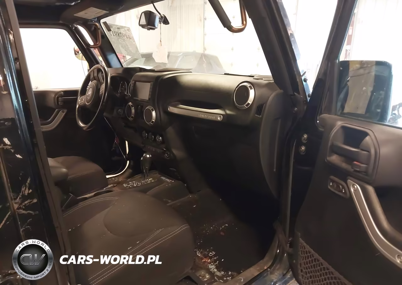 2016 Jeep Wrangler Unlimited Rubicon VIN:1C4BJWFG2GL271244 - 5