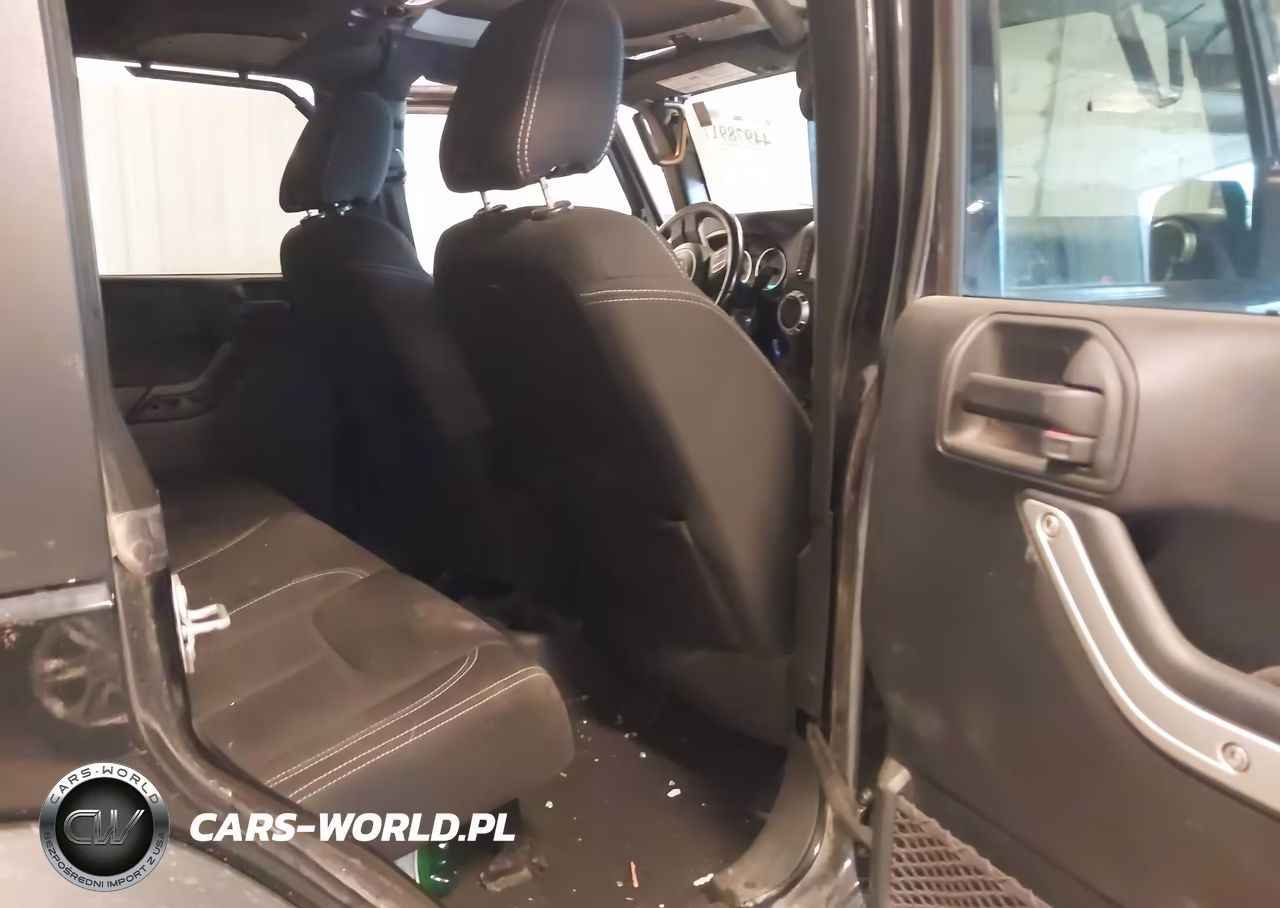 2016 Jeep Wrangler Unlimited Rubicon VIN:1C4BJWFG2GL271244 - 8