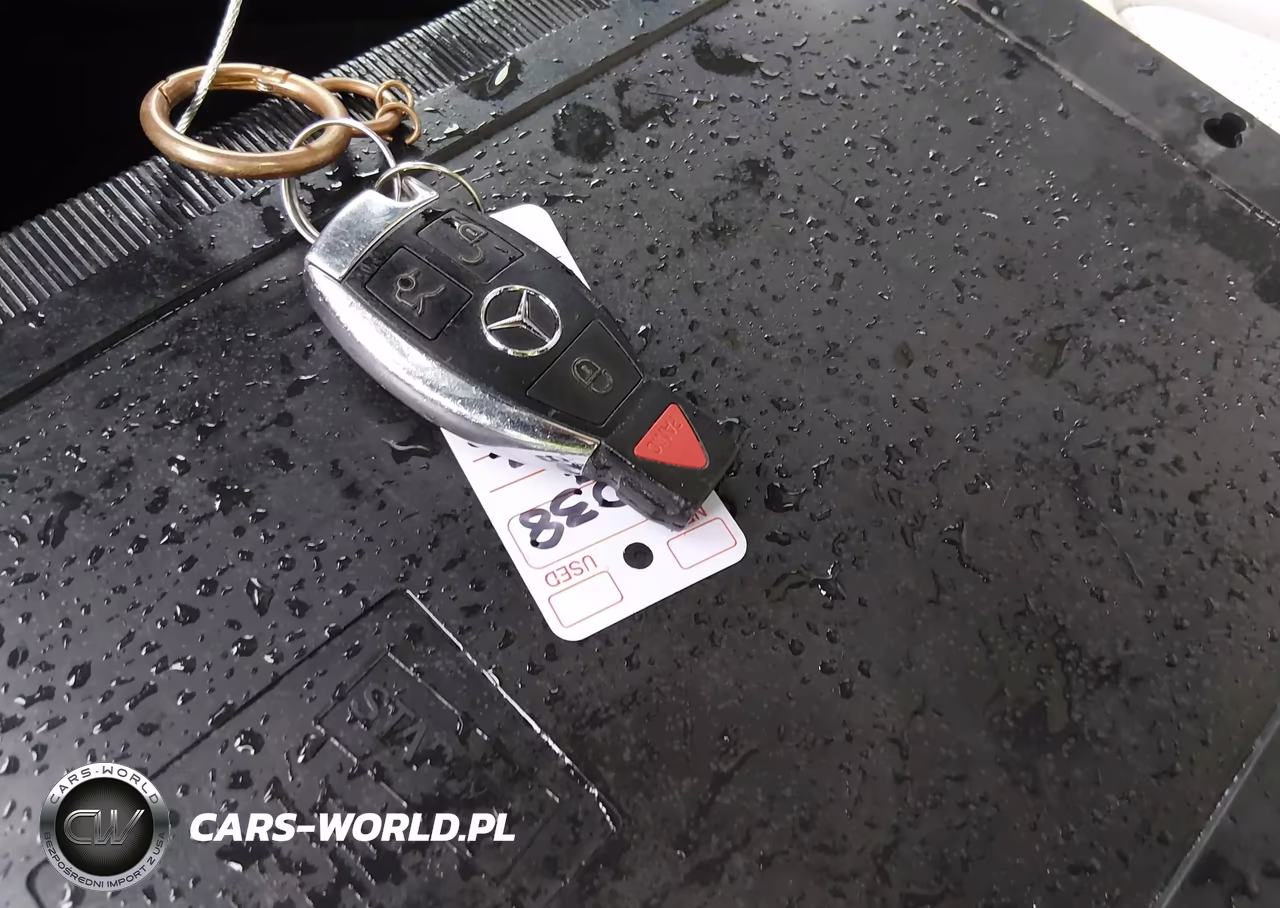 2017 Mercedes-Benz C 300 VIN:55SWF4JB7HU201969 - 11
