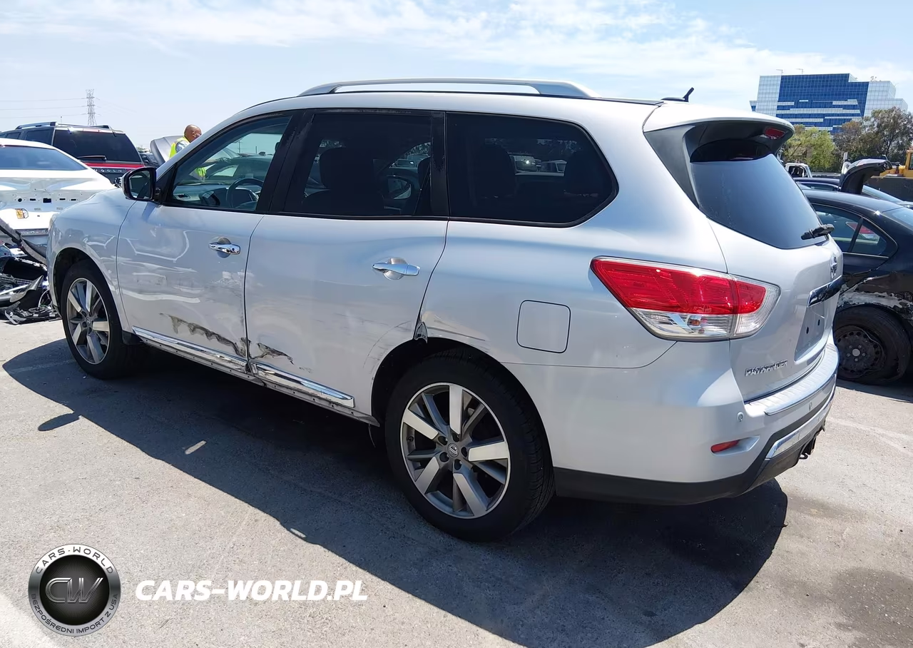2013 Nissan Pathfinder Platinum VIN:5N1AR2MN7DC633512 - 3