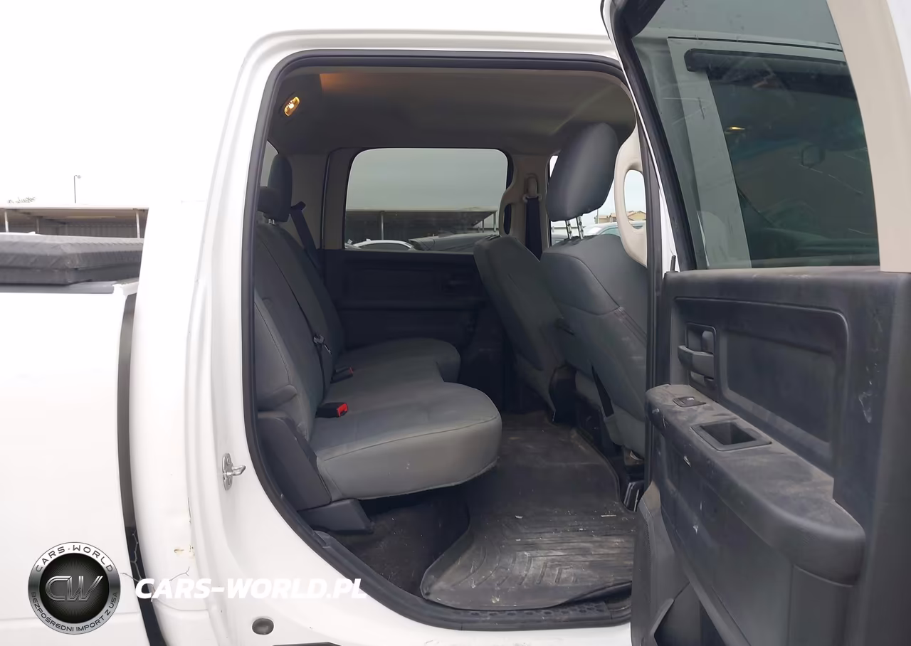 2017 Ram 2500 Tradesman 4X4 6'4 Box VIN:3C6UR5CJ7HG679871 - 8