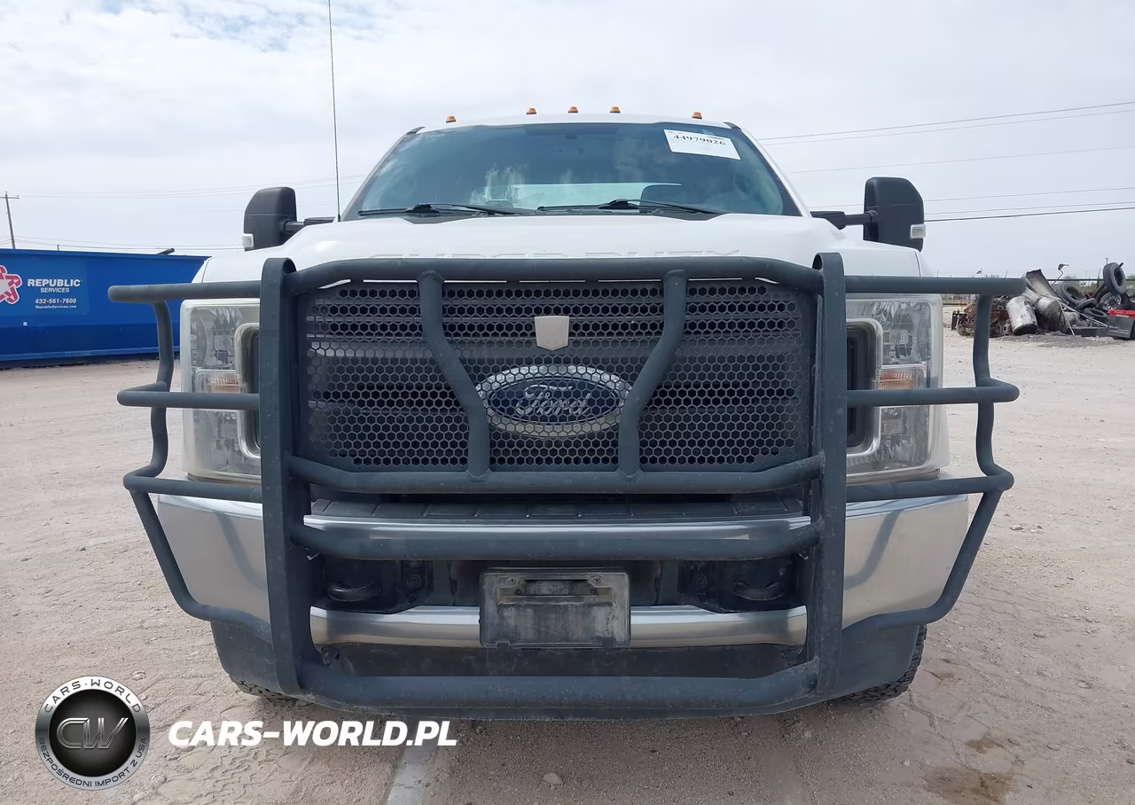2019 Ford F-350 Chassis Xl VIN:1FD8X3H67KEF22022 - 14