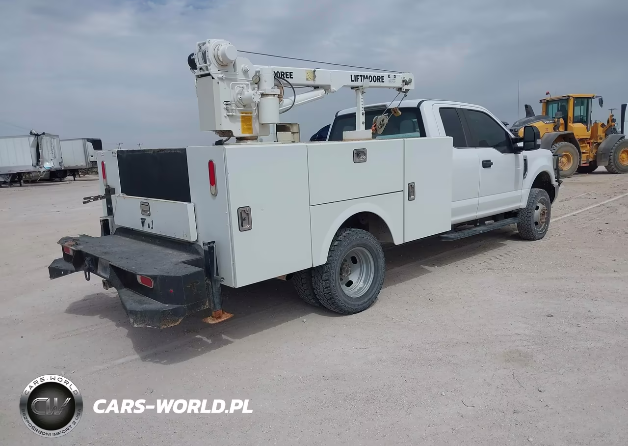 2019 Ford F-350 Chassis Xl VIN:1FD8X3H67KEF22022 - 4