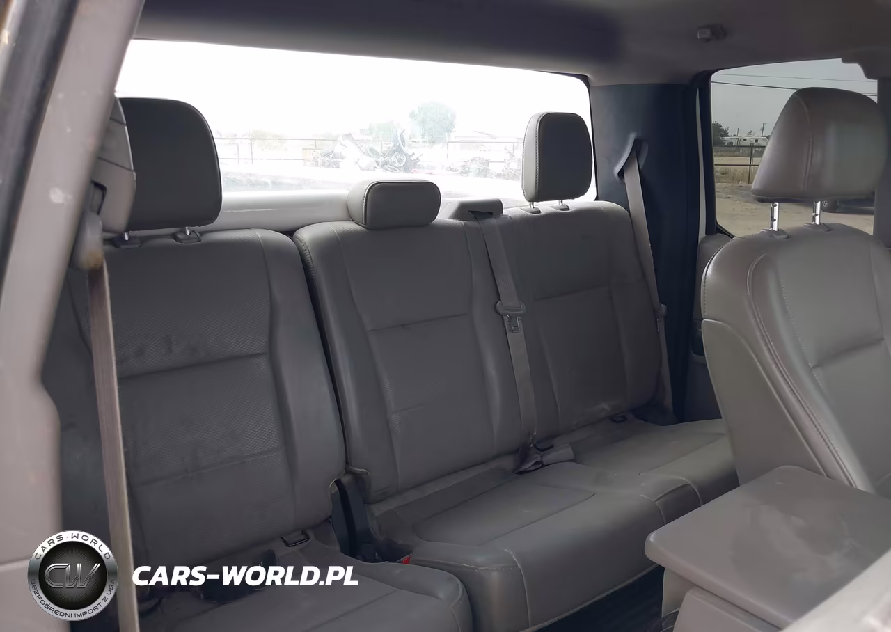 2019 Ford F-350 Chassis Xl VIN:1FD8X3H67KEF22022 - 6