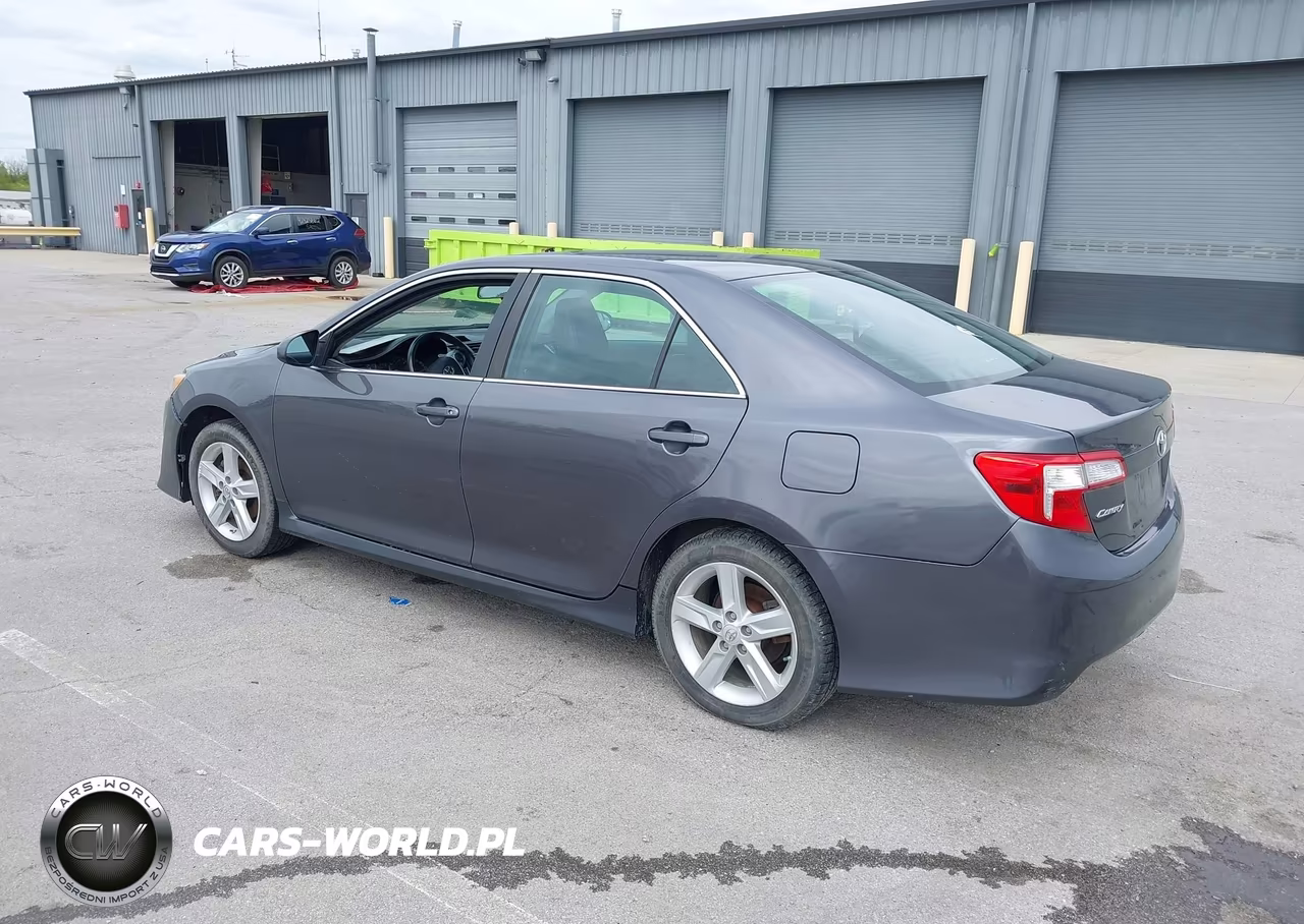 2014 Toyota Camry Se VIN:4T1BF1FK2EU329493 - 3