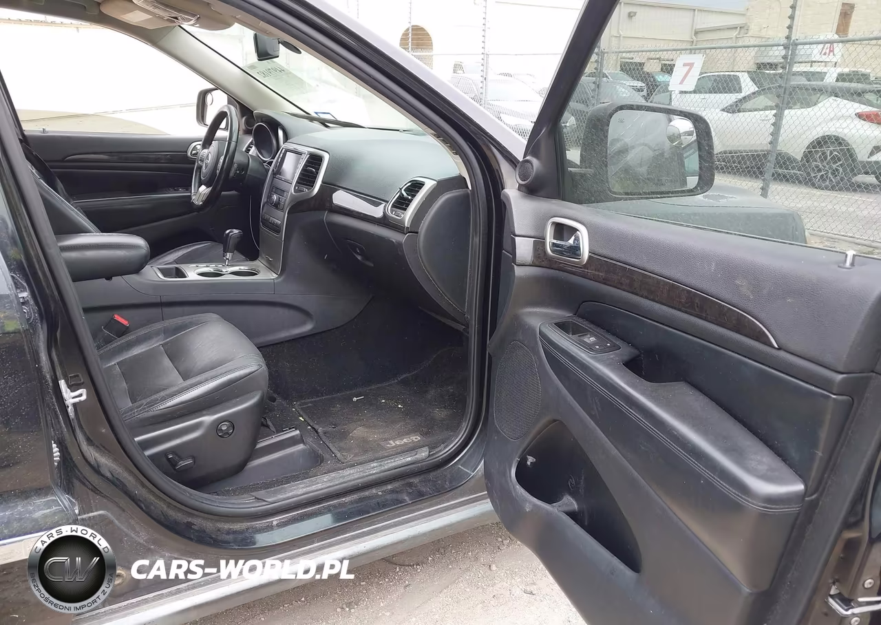 2012 Jeep Grand Cherokee Laredo VIN:1C4RJEAT8CC146062 - 5