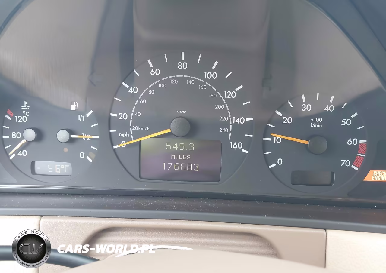 2001 Mercedes-Benz E 320 4M VIN:WDBJH82JX1X048680 - 7
