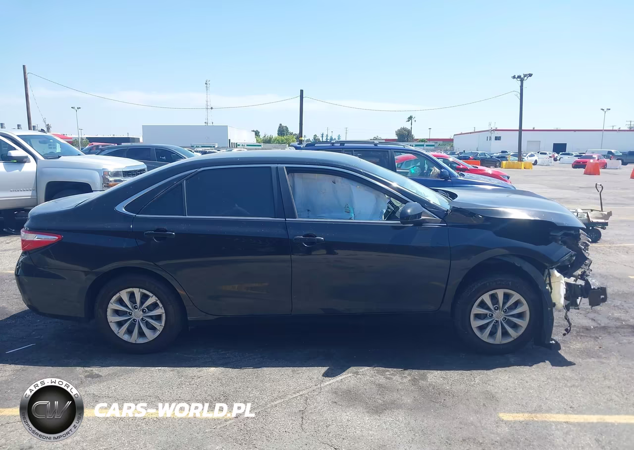 2015 Toyota Camry Le VIN:4T4BF1FK3FR508438 - 14