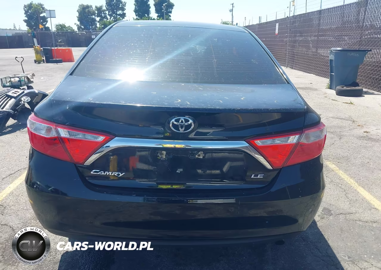 2015 Toyota Camry Le VIN:4T4BF1FK3FR508438 - 17