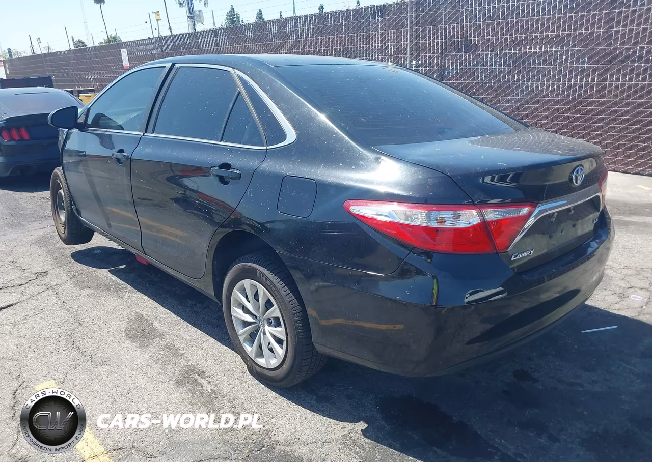 2015 Toyota Camry Le VIN:4T4BF1FK3FR508438 - 3