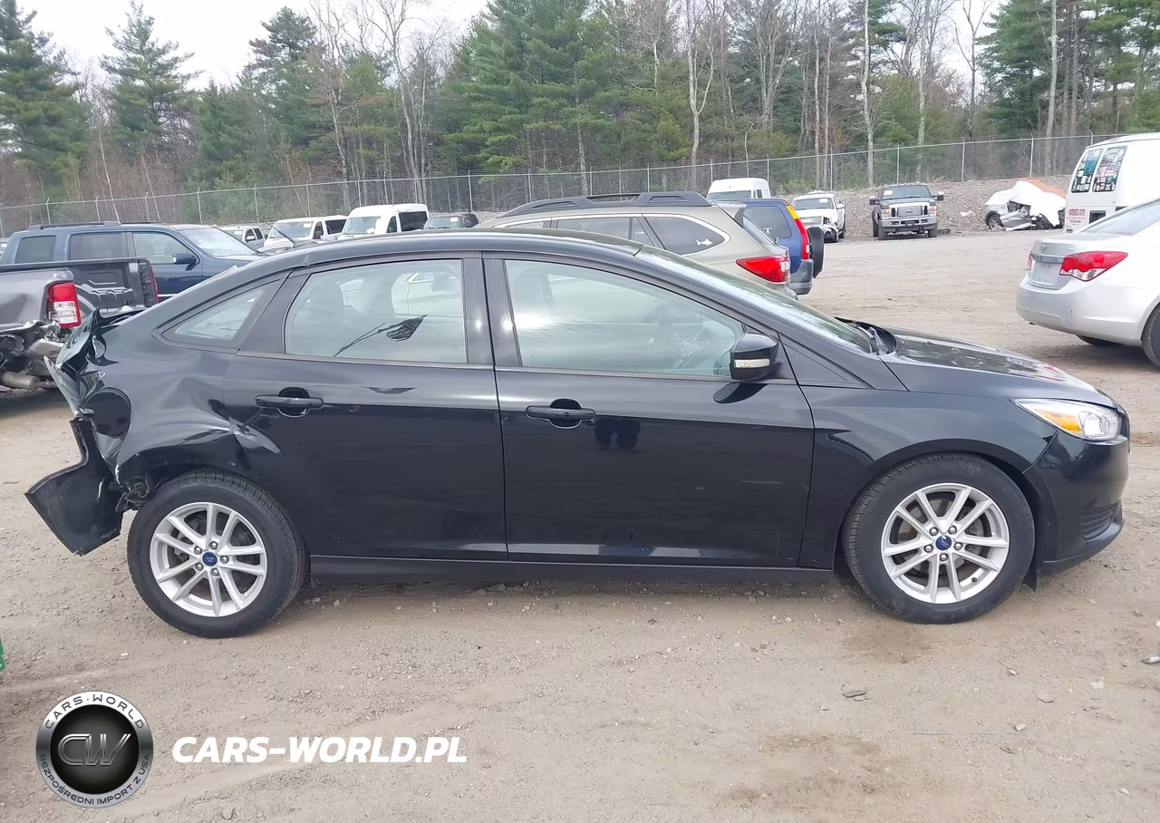 2018 Ford Focus Se VIN:1FADP3FE0JL219242 - 13