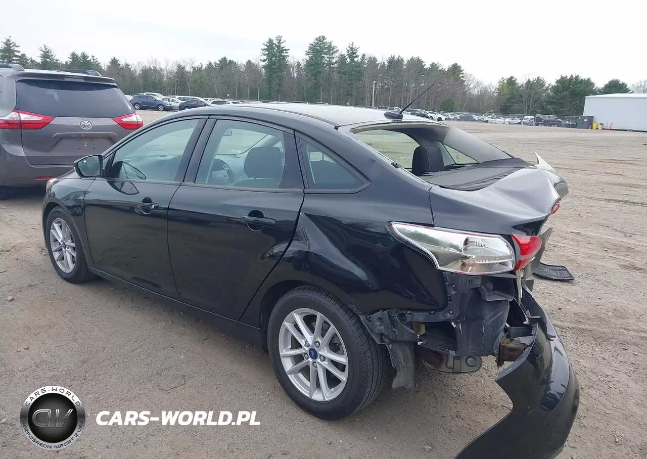 2018 Ford Focus Se VIN:1FADP3FE0JL219242 - 3