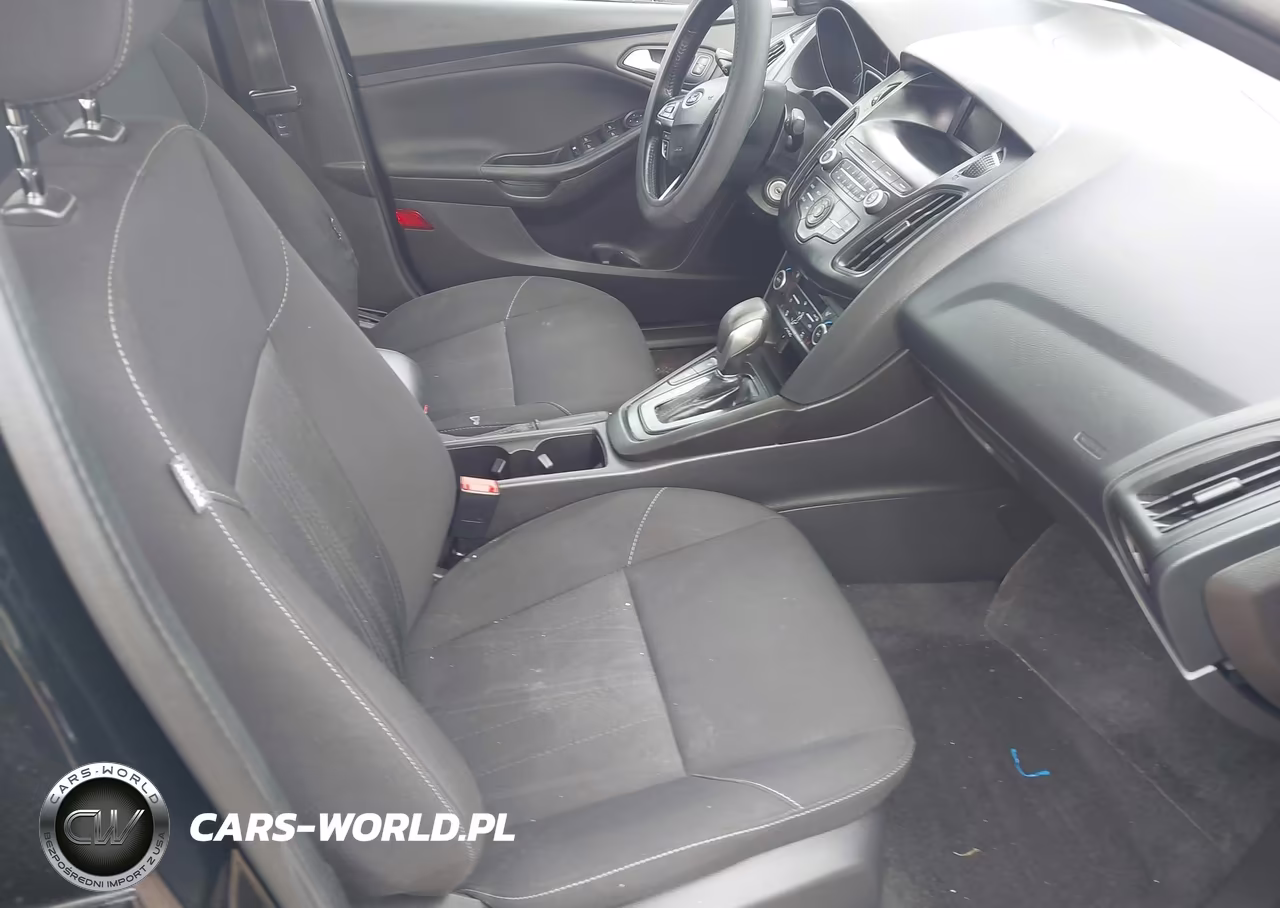 2018 Ford Focus Se VIN:1FADP3FE0JL219242 - 5