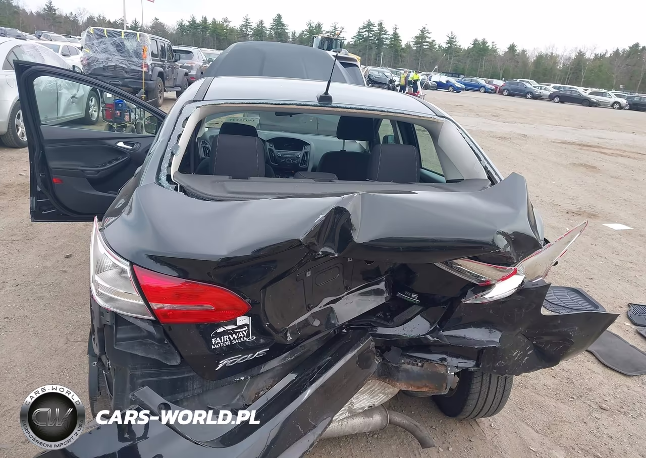 2018 Ford Focus Se VIN:1FADP3FE0JL219242 - 6