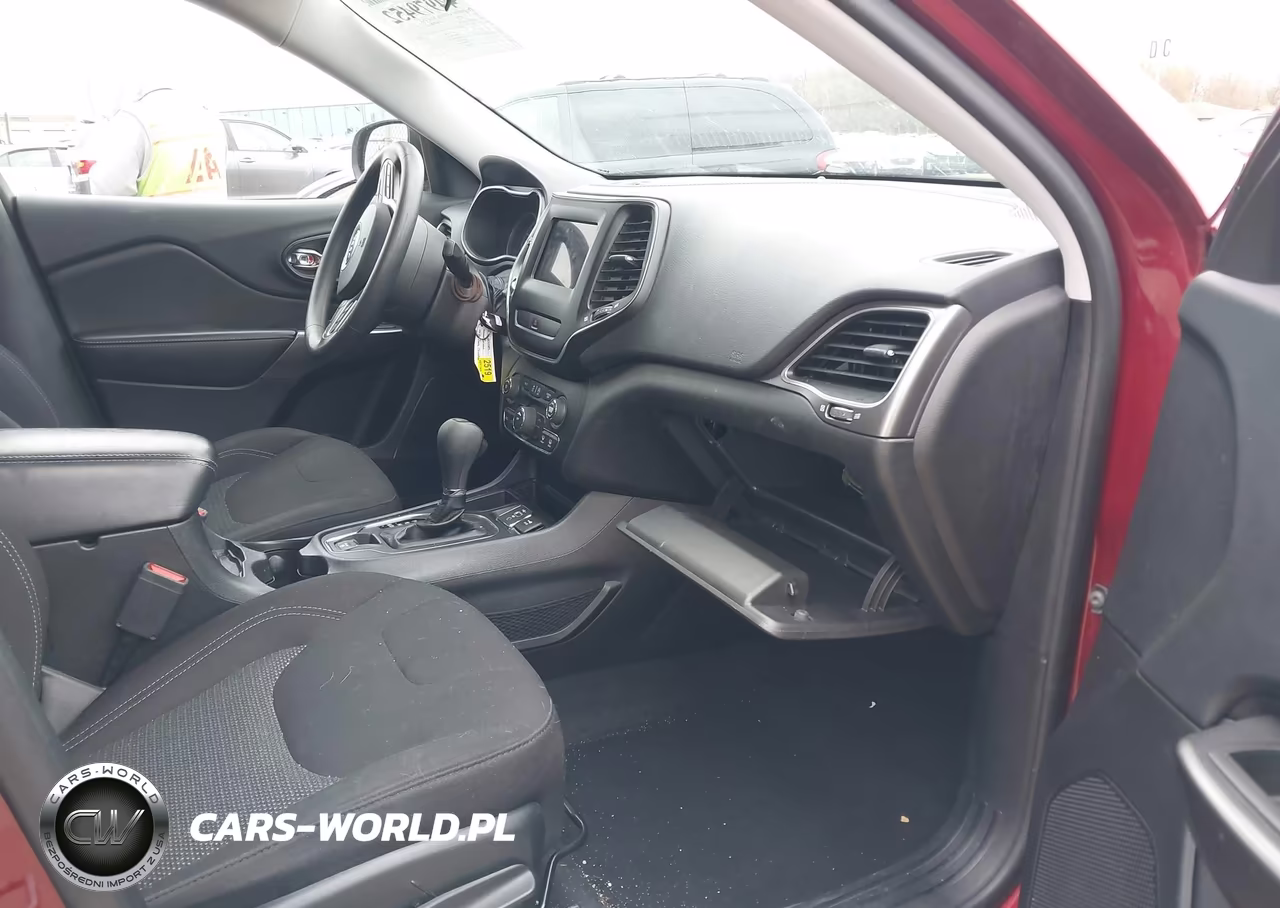 2019 Jeep Cherokee Latitude Fwd VIN:1C4PJLCB1KD325178 - 5