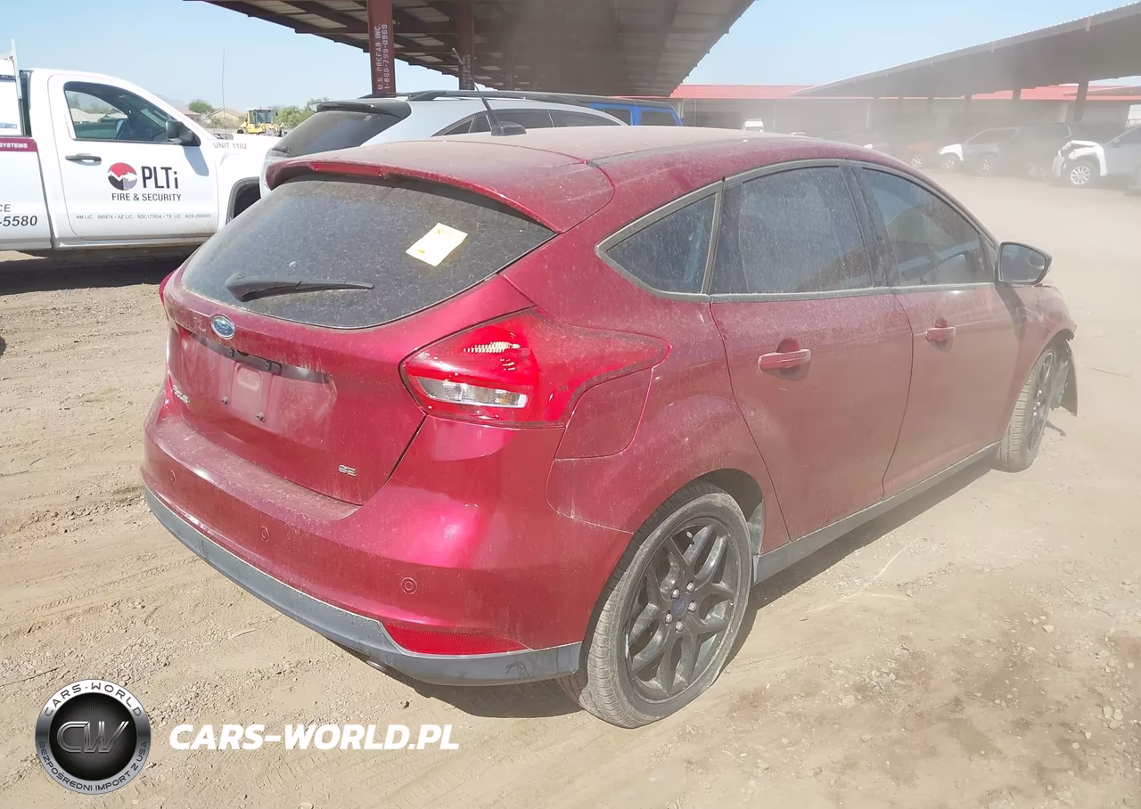 2016 Ford Focus Se VIN:1FADP3K26GL256204 - 4