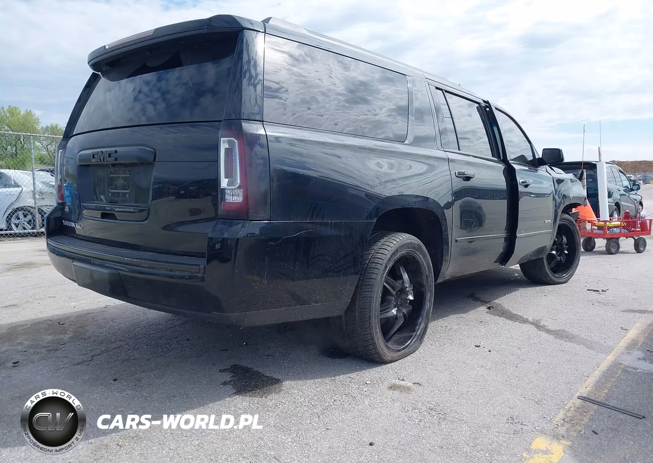 2017 GMC Yukon Xl Denali VIN:1GKS2HKJ2HR346019 - 4