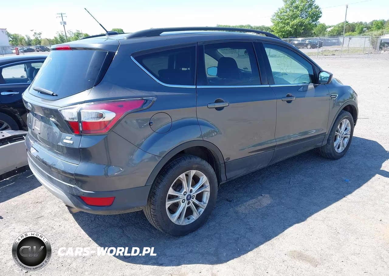 2017 Ford Escape Se VIN:1FMCU9GD1HUA10437 - 4