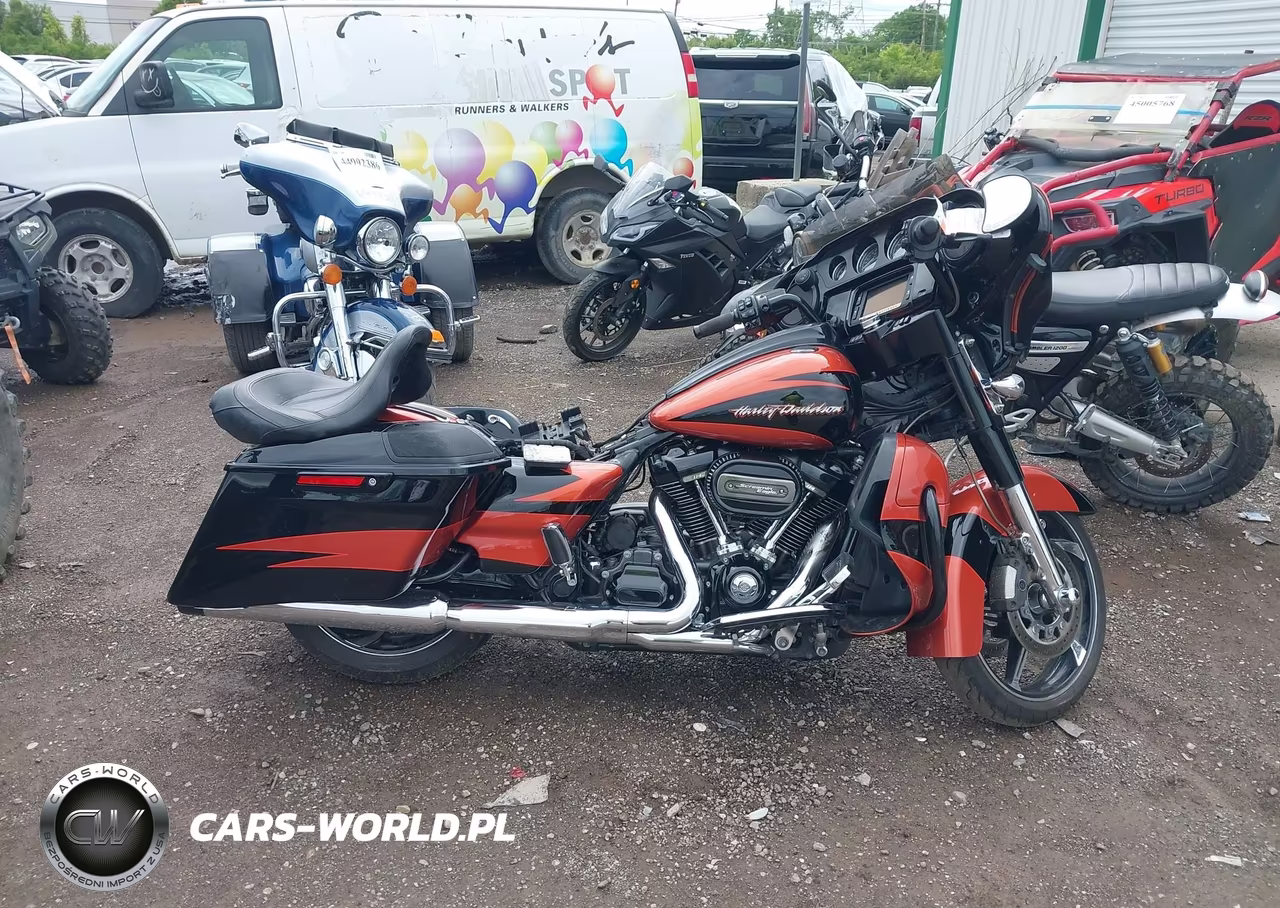 2017 Harley-Davidson Flhxse Cvo Street Glide VIN:1HD1PXF18HB956138 - 12