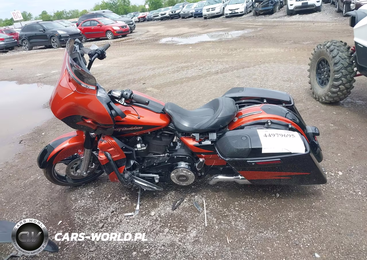 2017 Harley-Davidson Flhxse Cvo Street Glide VIN:1HD1PXF18HB956138 - 13