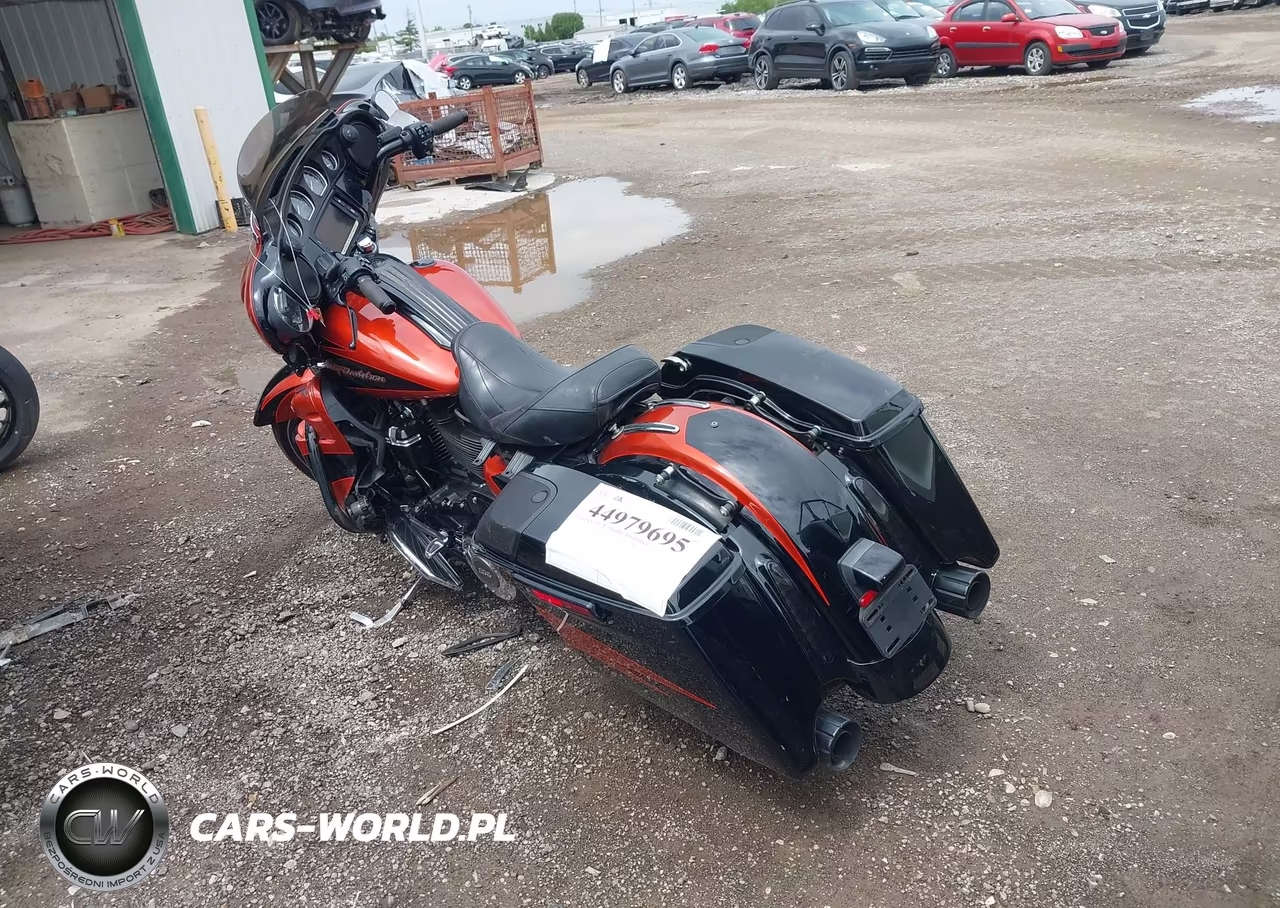 2017 Harley-Davidson Flhxse Cvo Street Glide VIN:1HD1PXF18HB956138 - 3