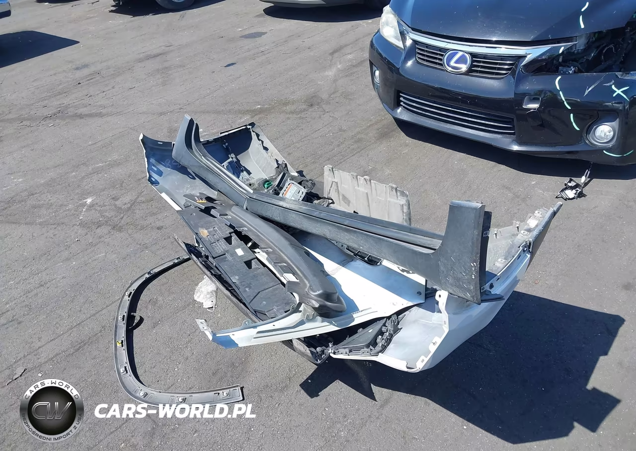 2018 Chevrolet Traverse Ls VIN:1GNERFKW9JJ256740 - 12