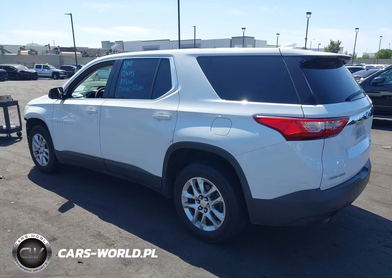 2018 Chevrolet Traverse Ls VIN:1GNERFKW9JJ256740 - 3