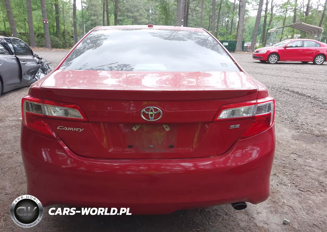 2014 Toyota Camry Se VIN:4T1BF1FK9EU752880 - 17