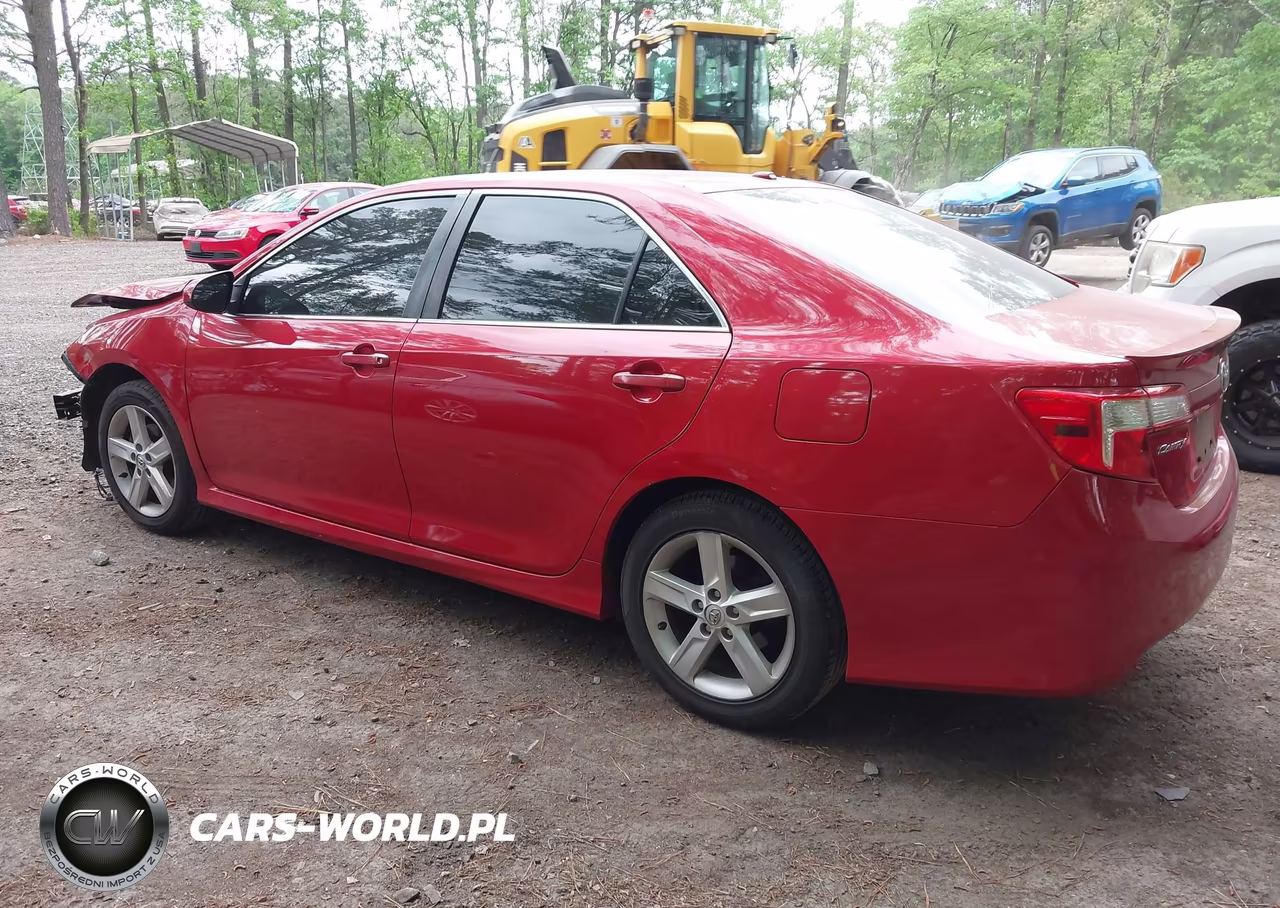 2014 Toyota Camry Se VIN:4T1BF1FK9EU752880 - 3