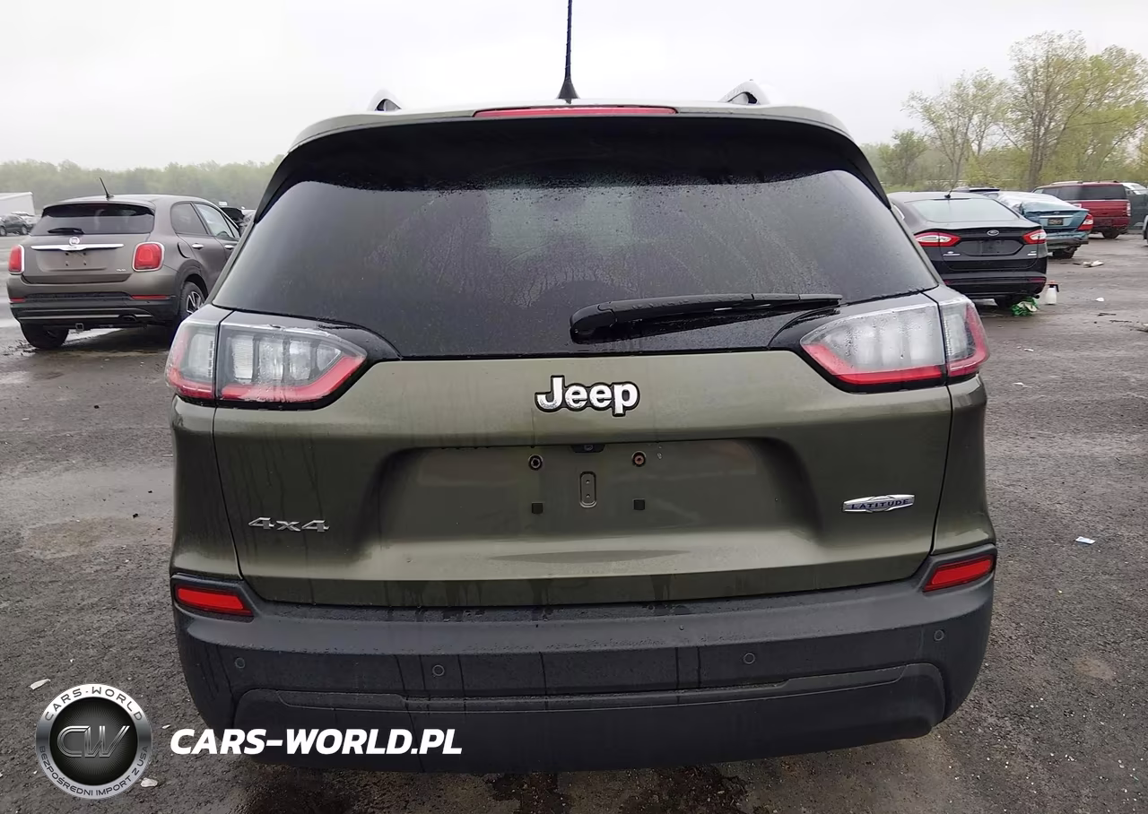2019 Jeep Cherokee Latitude Plus 4X4 VIN:1C4PJMLB6KD378657 - 16