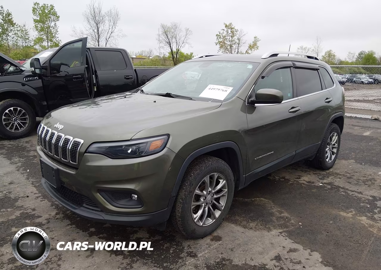 2019 Jeep Cherokee Latitude Plus 4X4 VIN:1C4PJMLB6KD378657 - 2