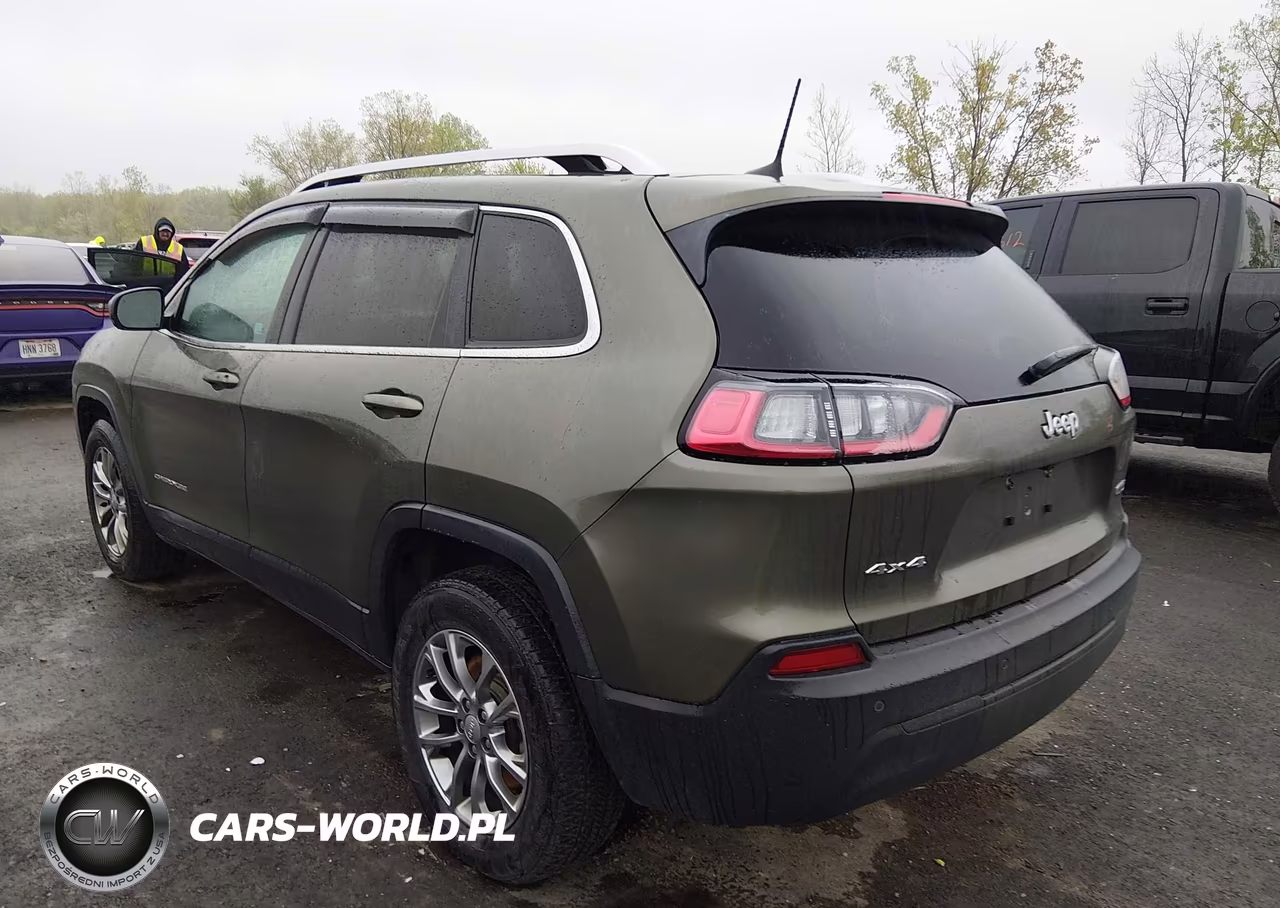 2019 Jeep Cherokee Latitude Plus 4X4 VIN:1C4PJMLB6KD378657 - 3