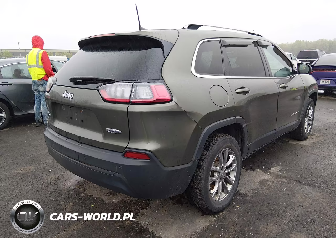 2019 Jeep Cherokee Latitude Plus 4X4 VIN:1C4PJMLB6KD378657 - 4