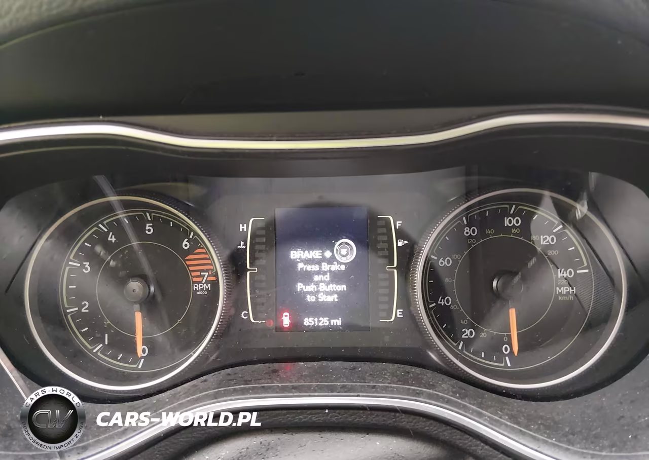 2019 Jeep Cherokee Latitude Plus 4X4 VIN:1C4PJMLB6KD378657 - 7