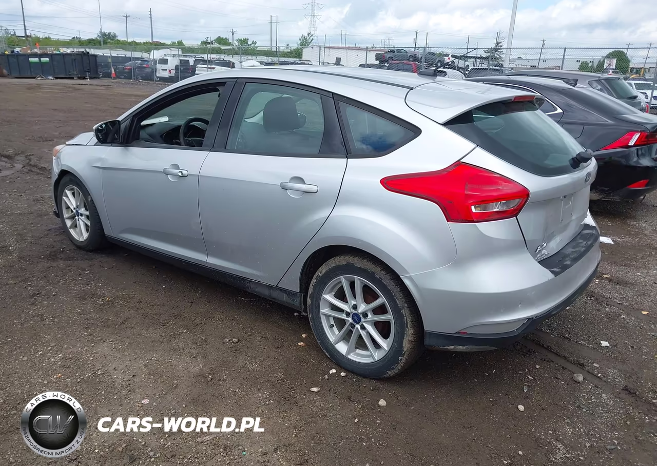 2017 Ford Focus Se VIN:1FADP3K24HL268434 - 3