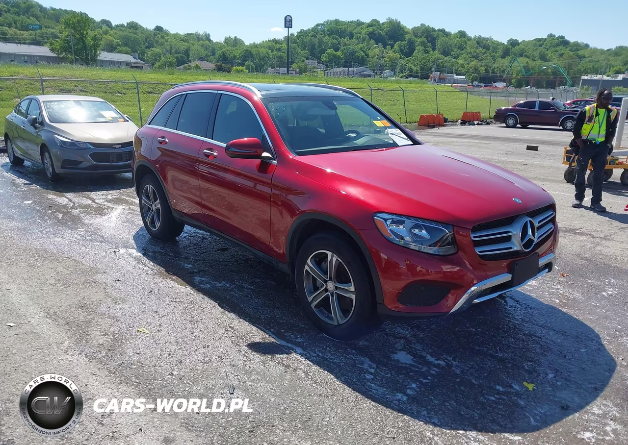 2016 Mercedes-Benz Glc 300 4Matic – zdjęcie 1 z 18
