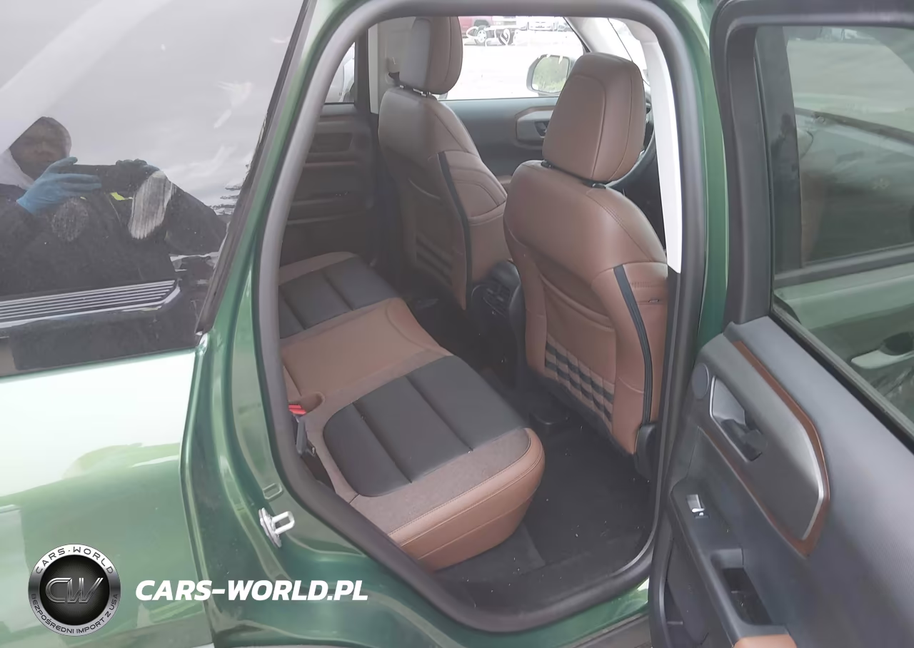 2025 Ford Bronco Sport Outer Banks VIN:3FMCR9CN9SRF24518 - 8