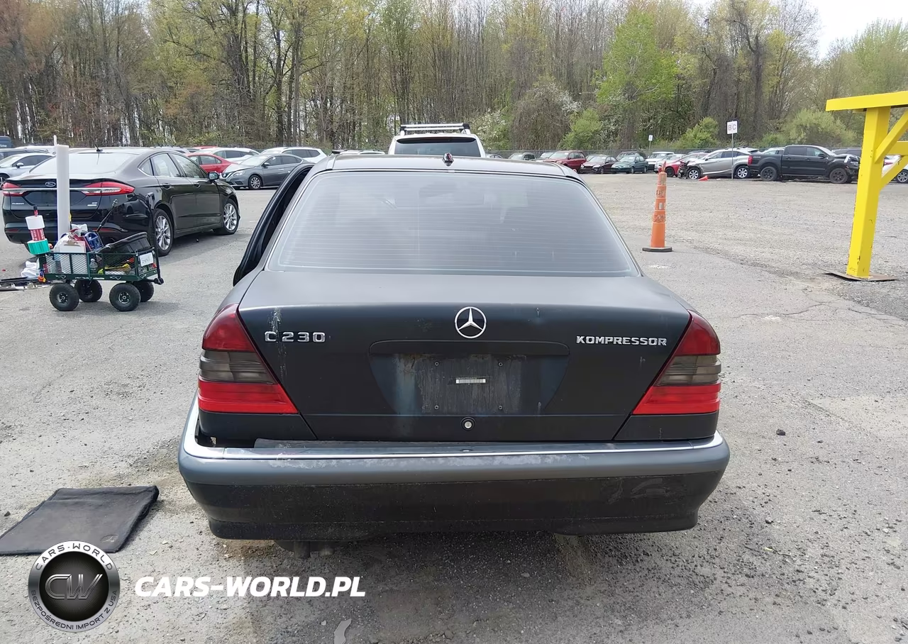 2000 Mercedes-Benz C 230 Kompressor VIN:WDBHA24G5YA848236 - 16