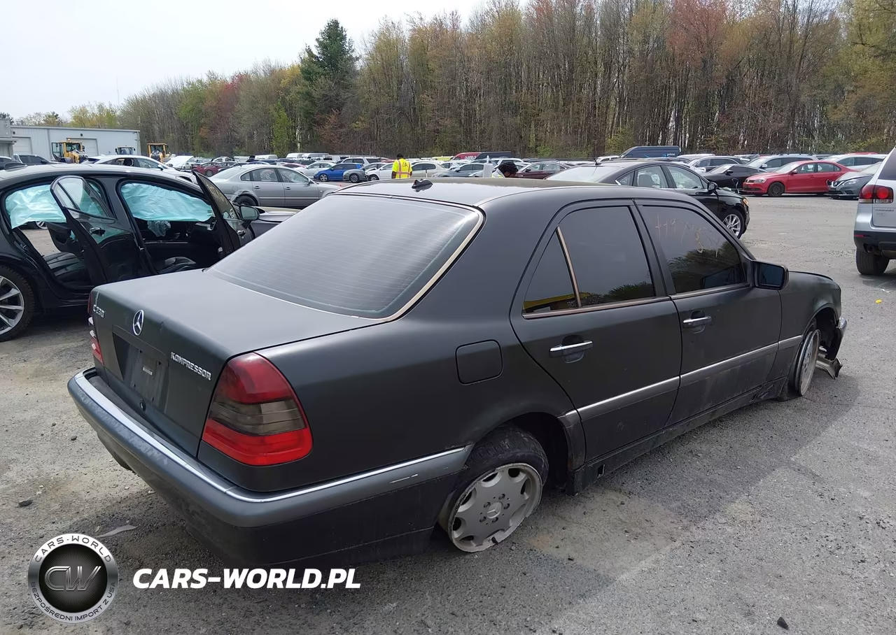 2000 Mercedes-Benz C 230 Kompressor VIN:WDBHA24G5YA848236 - 4