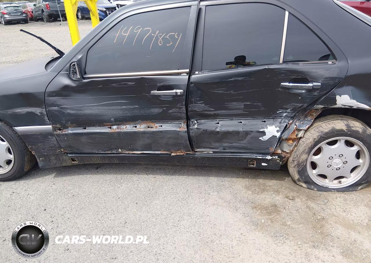 2000 Mercedes-Benz C 230 Kompressor VIN:WDBHA24G5YA848236 - 6