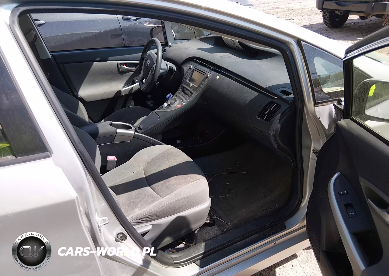 2013 Toyota Prius Two VIN:JTDKN3DU6D0351834 - 5