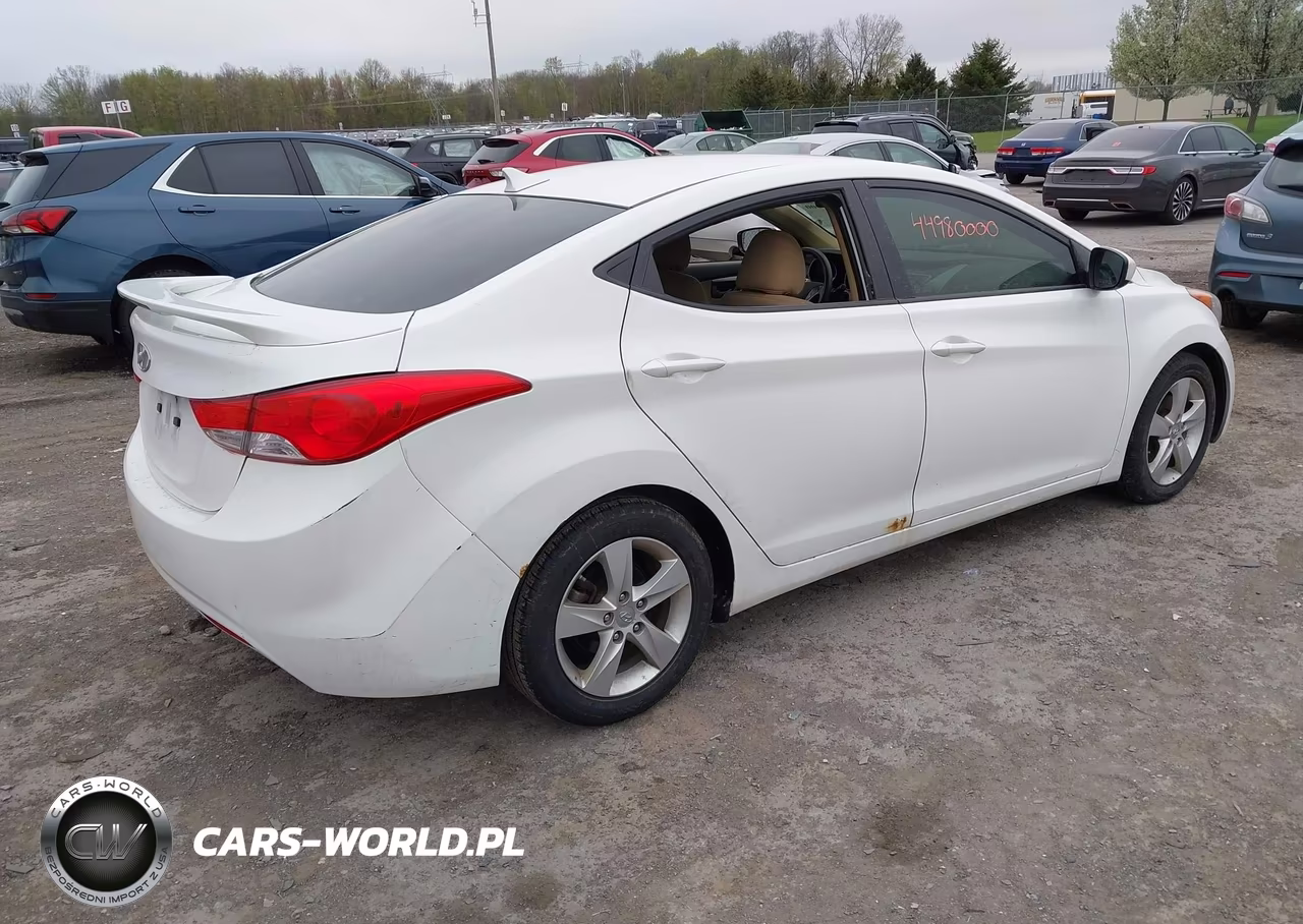 2013 Hyundai Elantra Gls VIN:5NPDH4AE1DH281472 - 4