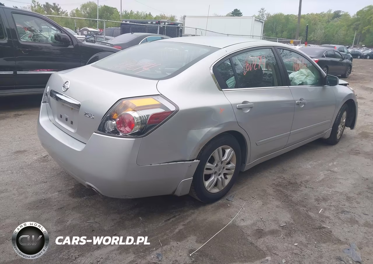2010 Nissan Altima 2.5 S VIN:1N4AL2AP1AC158002 - 4