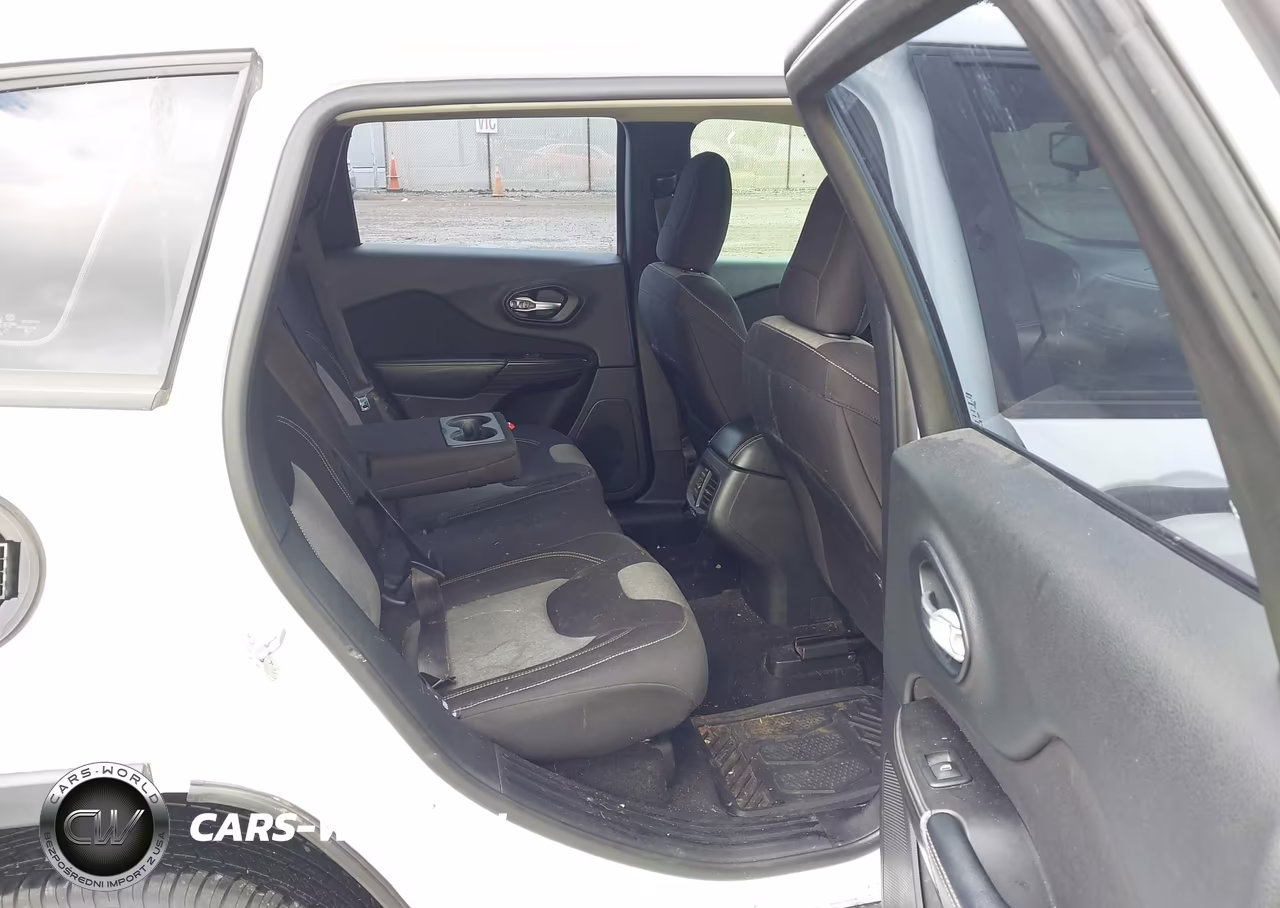 2014 Jeep Cherokee Sport VIN:1C4PJMAB6EW177613 - 8