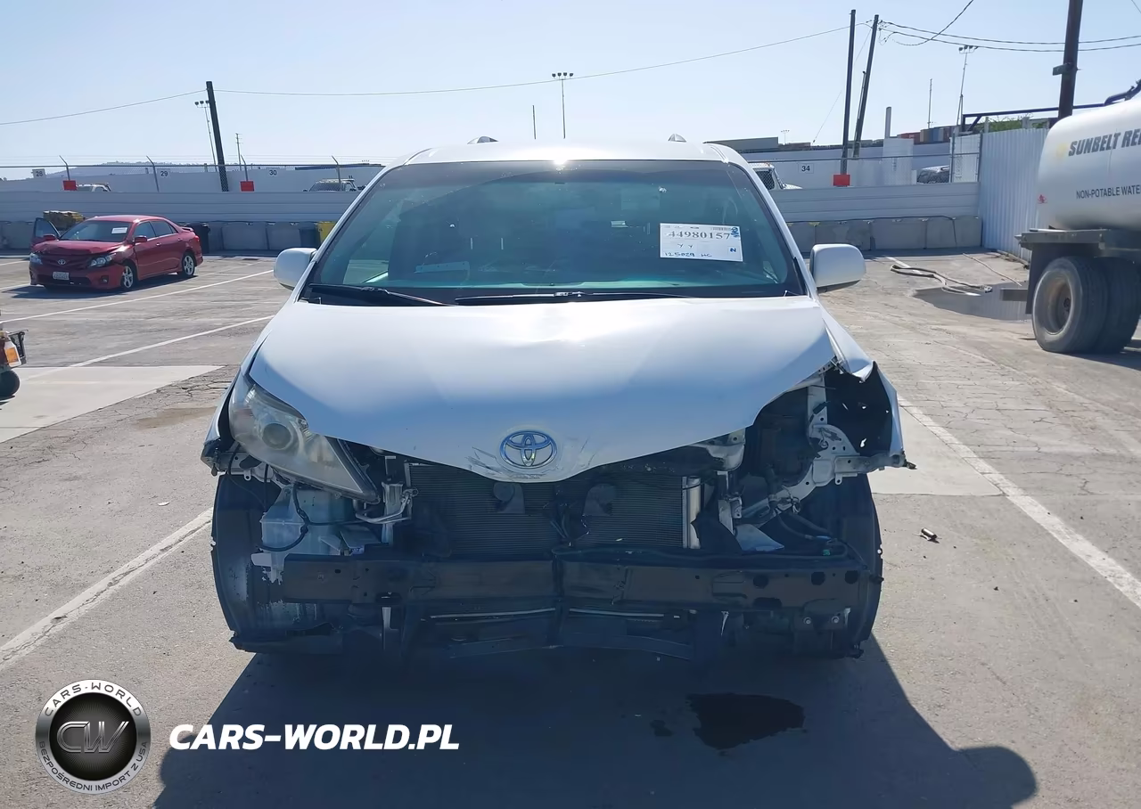 2017 Toyota Sienna Le 8 Passenger VIN:5TDKZ3DC8HS824972 - 13
