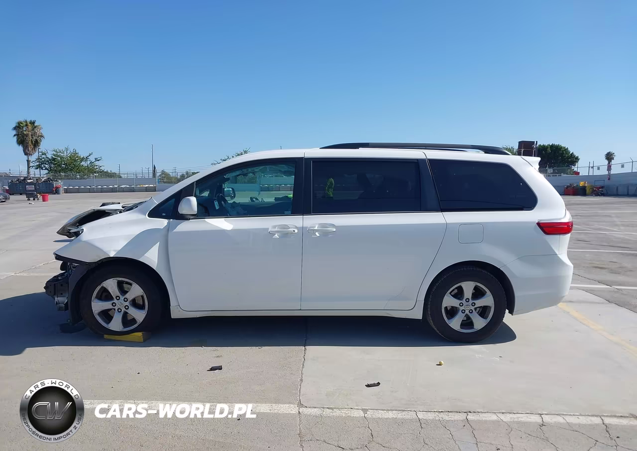2017 Toyota Sienna Le 8 Passenger VIN:5TDKZ3DC8HS824972 - 15