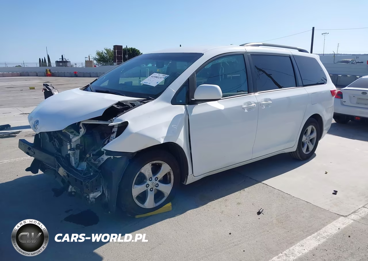 2017 Toyota Sienna Le 8 Passenger VIN:5TDKZ3DC8HS824972 - 2