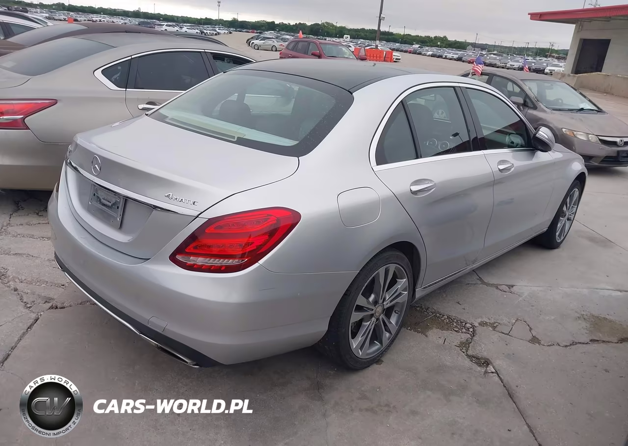 2015 Mercedes-Benz C 300 4Matic VIN:55SWF4KB8FU000870 - 4